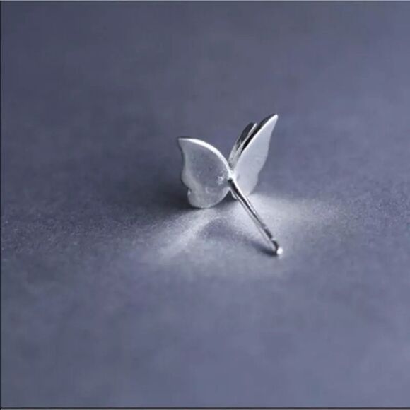 #45 NEW Sterling Silver Butterfly Stud Earrings - Picture 4 of 8